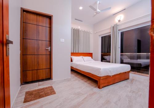 oasis vythiri pool aparments