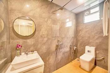 gateway transit hotel