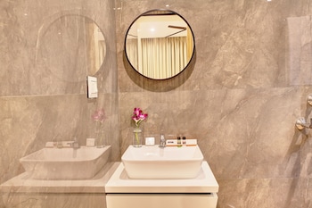 gateway transit hotel