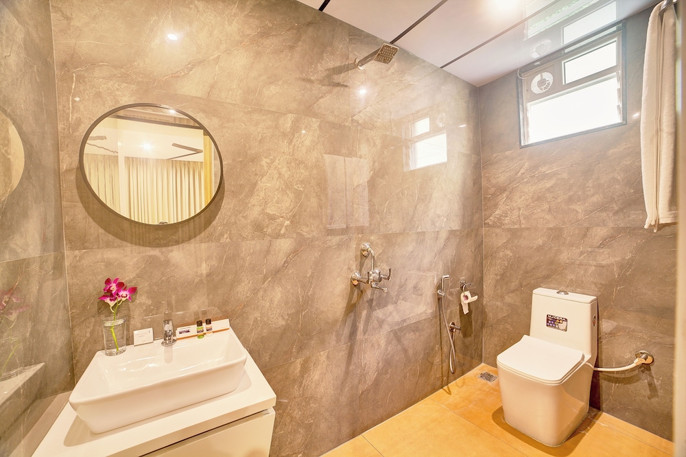 gateway transit hotel