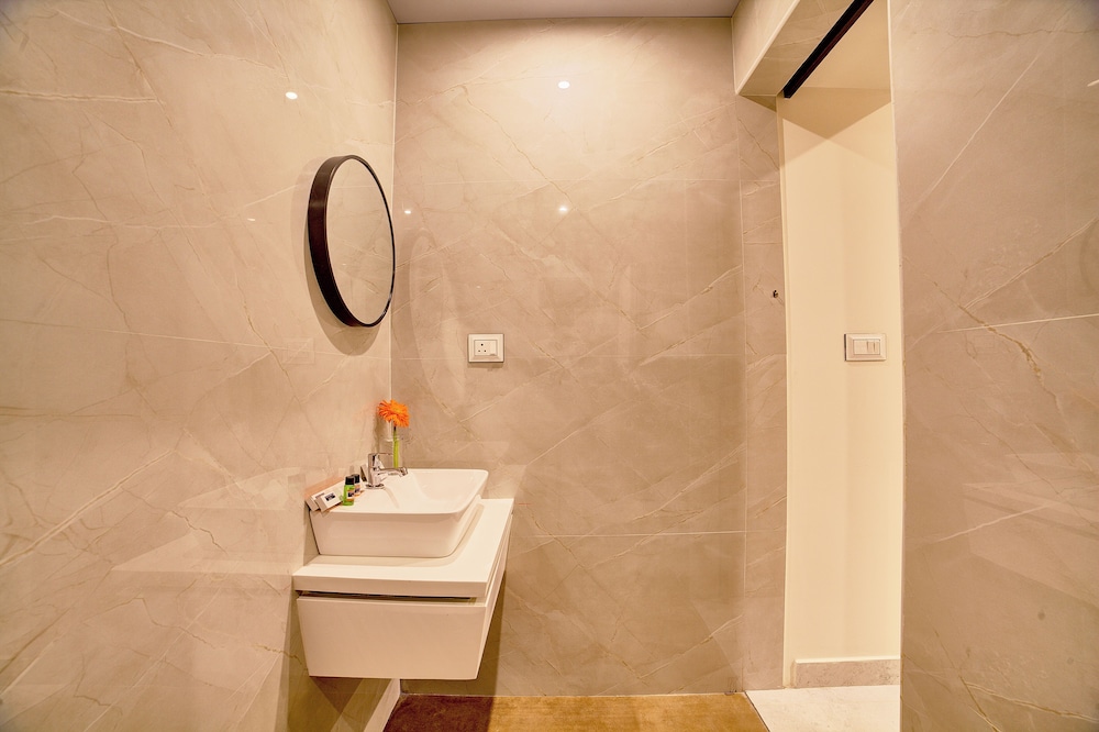 gateway transit hotel