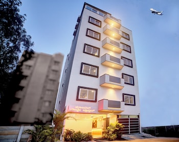 gateway transit hotel