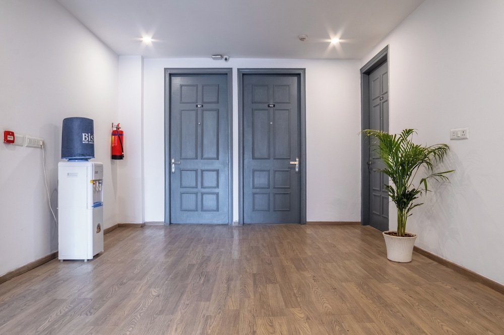 housr malibu town sohna road sector 47