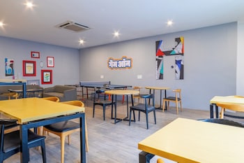 housr malibu town sohna road sector 47