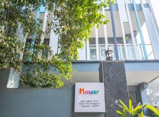 housr malibu town sohna road sector 47