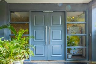 housr malibu town sohna road sector 47