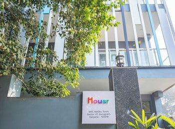 housr malibu town sohna road sector 47