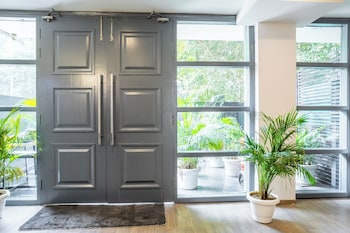 housr malibu town sohna road sector 47