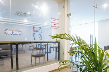 housr malibu town sohna road sector 47