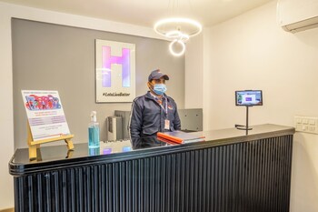 housr malibu town sohna road sector 47