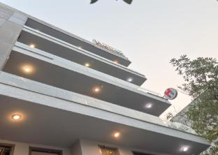 Housr Sector 49 Gurgaon Near Spaze It,,3 star