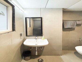 housr sector 57 gurgaon near golf course extension