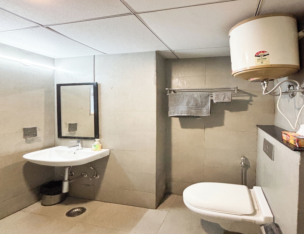 housr sector 57 gurgaon near golf course extension