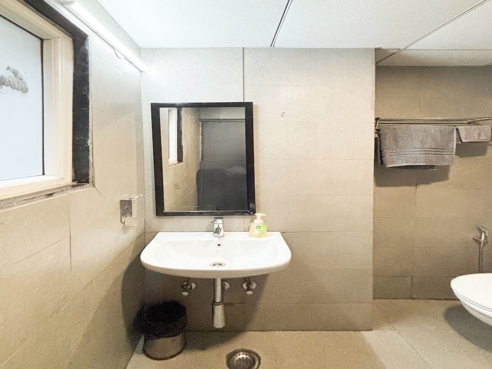 housr sector 57 gurgaon near golf course extension