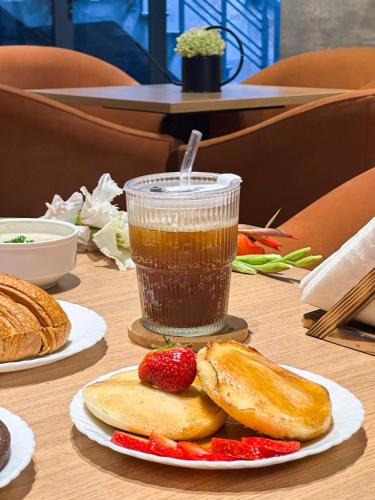 Housr Golf Course Road Phase 1 Metro,,3 star