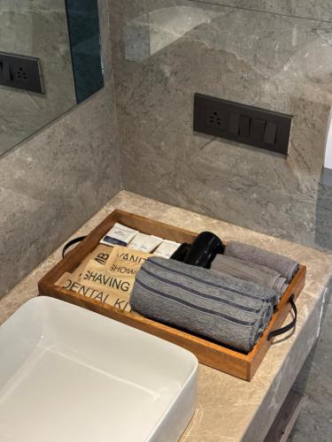 housr golf course road phase 1 metro