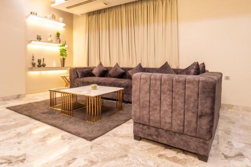 Housr 2 Bhk Apartment Sector 41 Gurgaon,,3 star