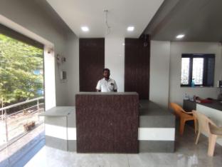hotel pooja inn and restauants and lodge