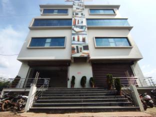 hotel pooja inn and restauants and lodge