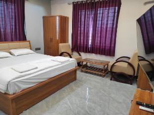 hotel pooja inn and restauants and lodge