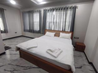 hotel pooja inn and restauants and lodge