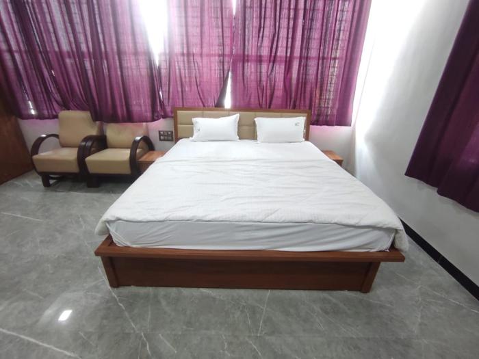 hotel pooja inn and restauants and lodge