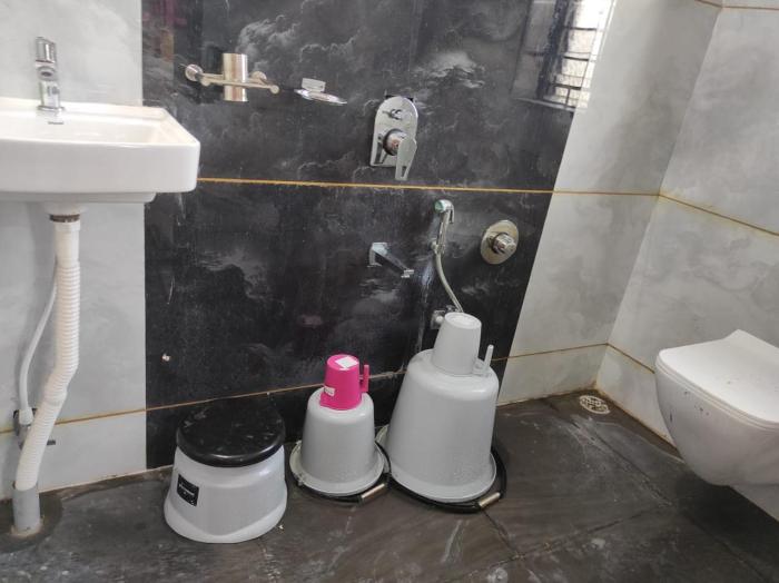 hotel pooja inn and restauants and lodge