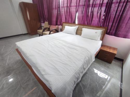 hotel pooja inn and restauants and lodge