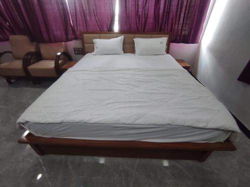 hotel pooja inn and restauants and lodge