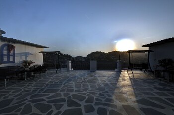 a santorini home by le reve