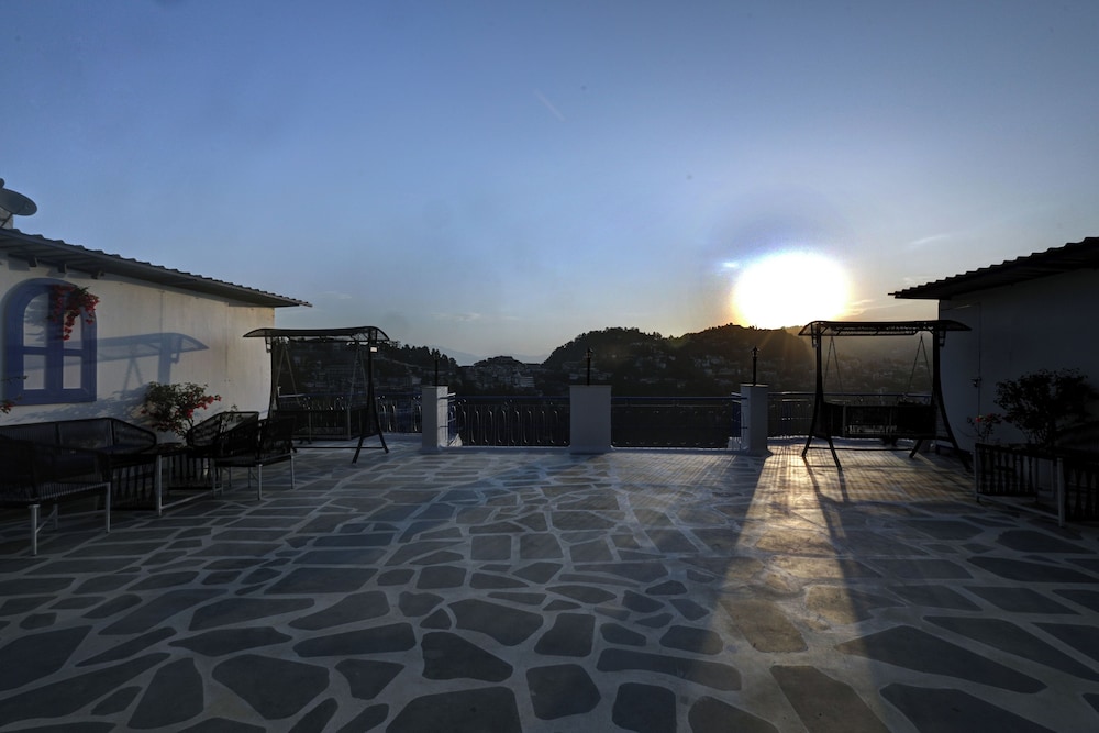 a santorini home by le reve
