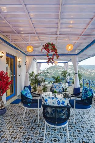 A Santorini Home - By Le Rêve,,2 star