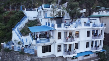 a santorini home by le reve