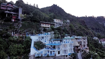 a santorini home by le reve