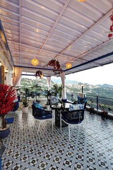 a santorini home by le reve