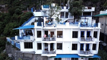 a santorini home by le reve