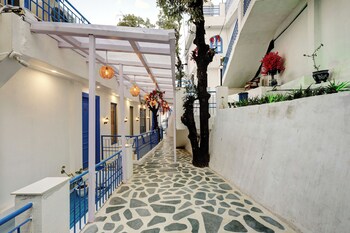 a santorini home by le reve