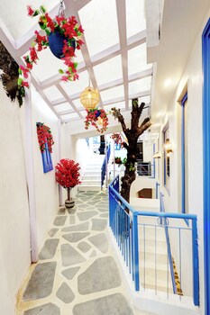 a santorini home by le reve