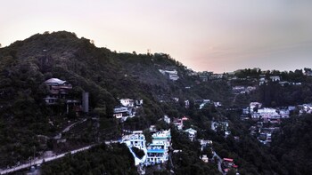 a santorini home by le reve