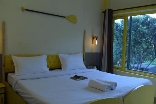 Julley Commune Rishikesh,,2 star