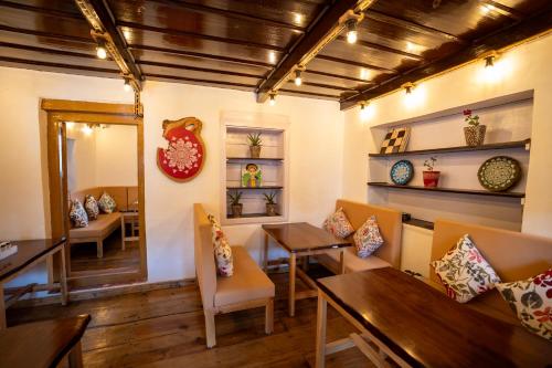 happy himalayan homes