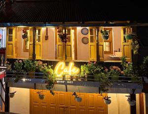 happy himalayan homes