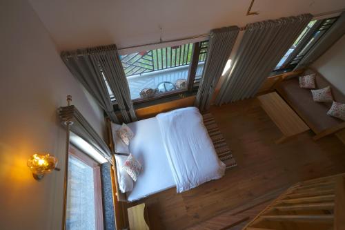 Happy Himalayan Homes,,3 star