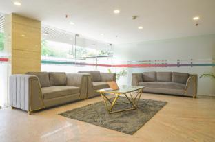 housr sector 28 gurgaon near iffco chowk