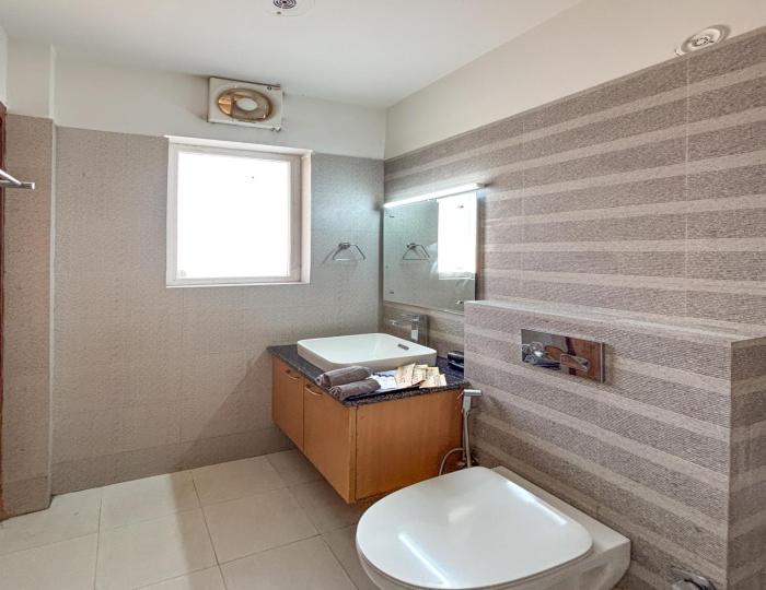 housr sector 28 gurgaon near iffco chowk