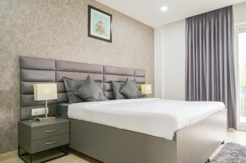 Housr Sector 28 Gurgaon Near Iffco Chowk,,4 star