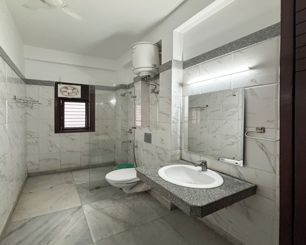 housr 2 bhk apartment sector 39 gurgaon