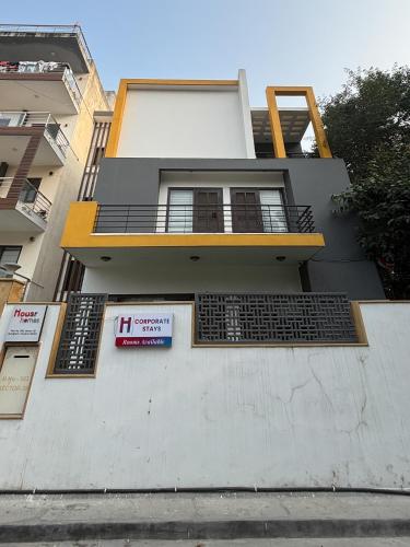 housr 2 bhk apartment sector 39 gurgaon