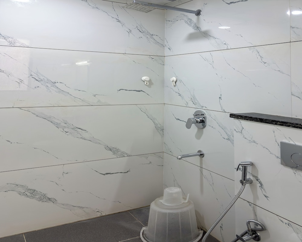 housr studio rooms sector 30 gurgaon