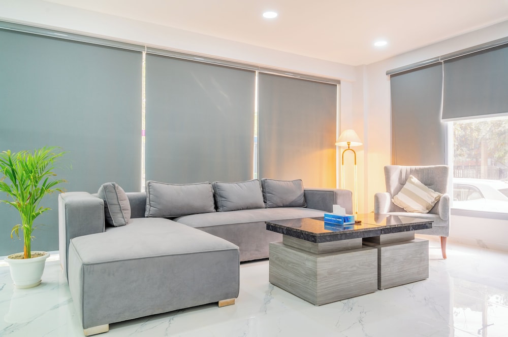 housr studio rooms sector 30 gurgaon